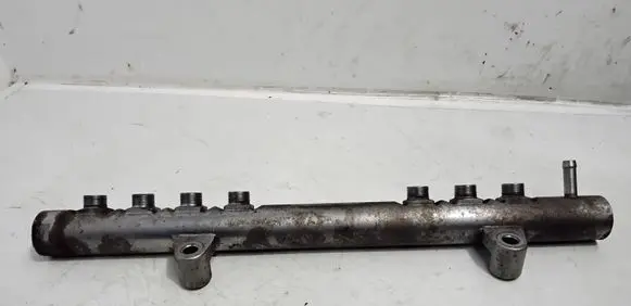 Volvo XC60 Fuel main line pipe 30777759 327020L5 0445215025