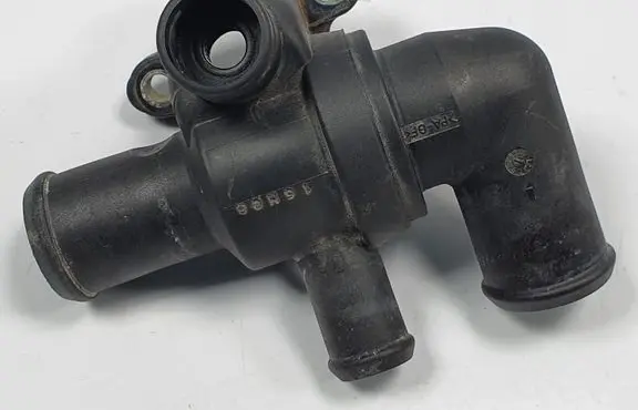 Jaguar XF X250 Thermostat housing 