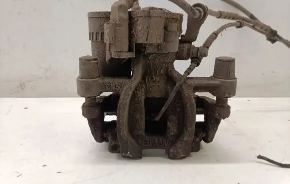 BMW 2 F46 Rear brake caliper 6798958