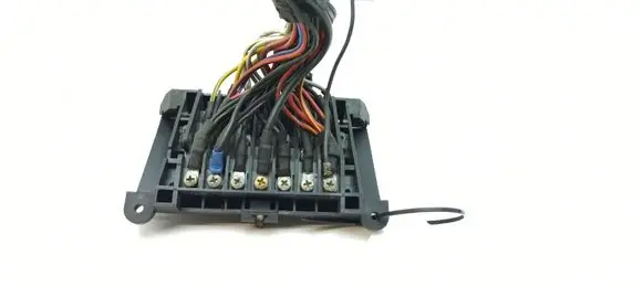Mercedes-Benz E W123 Fuse module 10400289390 08714202