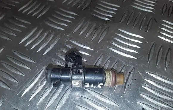Fuel injector