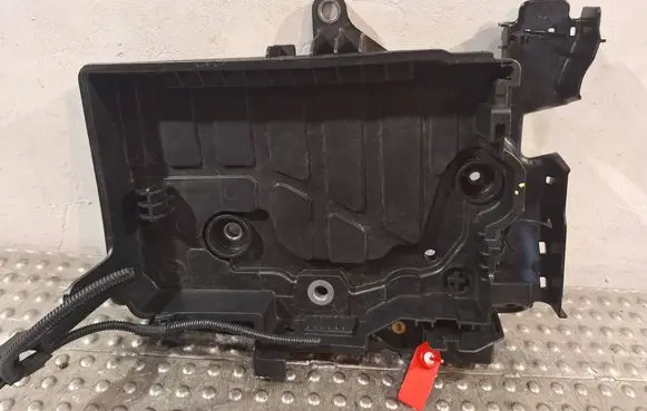 Battery box tray