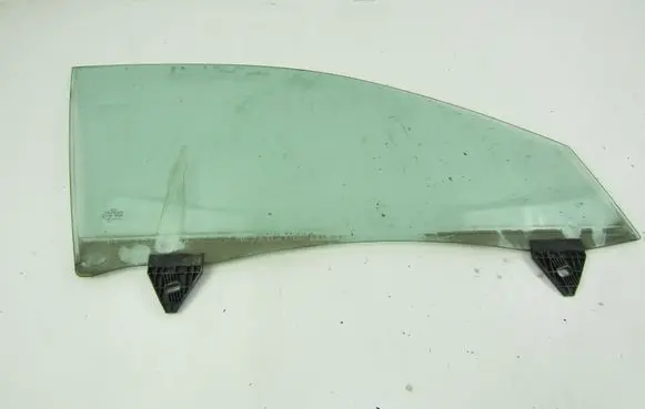 Audi A4 S4 B7 8E 8H Front door window glass four-door 