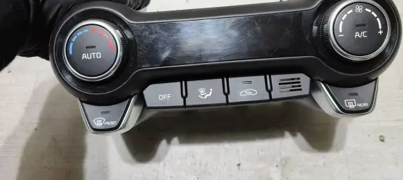 KIA Rio Climate control unit 97250H8220 NCM0064 C200367560A