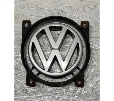 Volkswagen PASSAT B4 Manufacturer badge logo/emblem 357853612