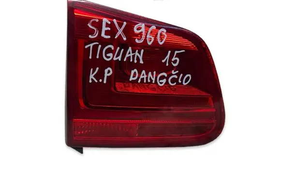 Volkswagen Tiguan Tailgate rear/tail lights 5N0945309 178957L A046341