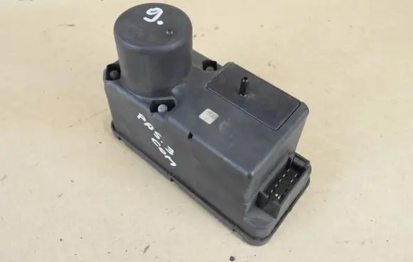 Volkswagen PASSAT B3 Central locking vacuum pump 357962257