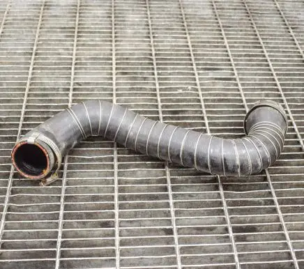 Land Rover Discovery 4 - LR4 Intercooler hose/pipe AH229F072AD