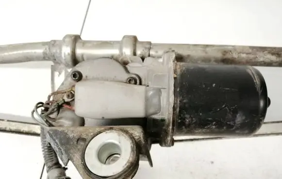Iveco Daily 30.8 - 9 Wiper motor