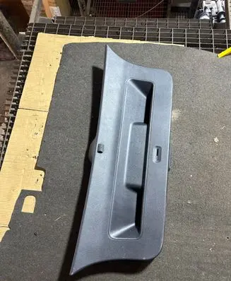 Volkswagen Polo V 6R Tailgate trim 6r6867601a