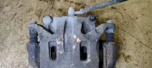 Nissan Murano Z50 Front brake caliper