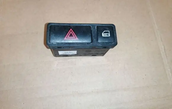 BMW 3 E46 Hazard light switch 8368920