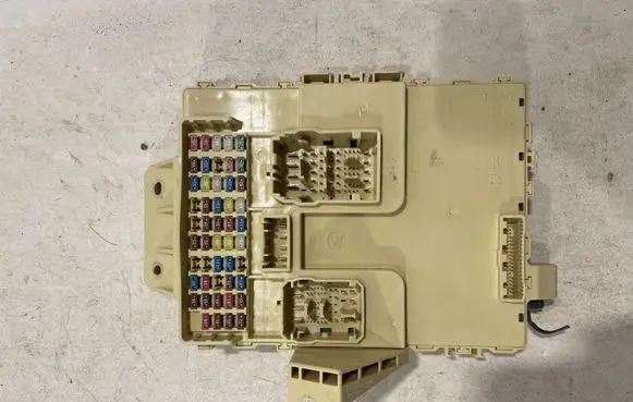 Hyundai Santa Fe Fuse module 919C5S1000