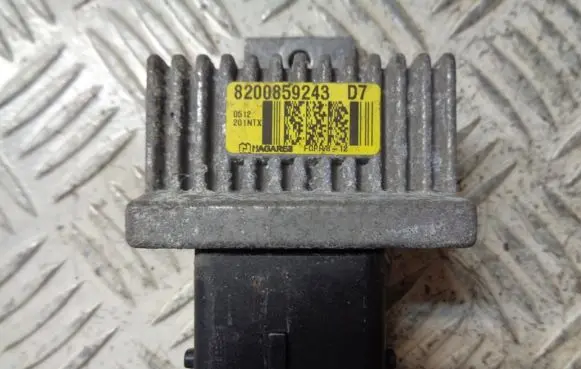 Nissan Qashqai Glow plug pre-heat relay 8200859243