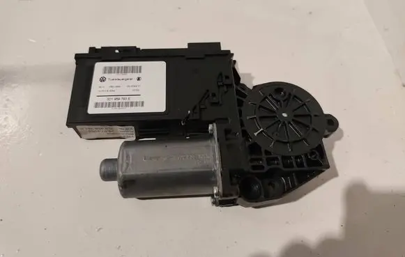Volkswagen Touareg I Front door window regulator motor 7L0959701G 29072005