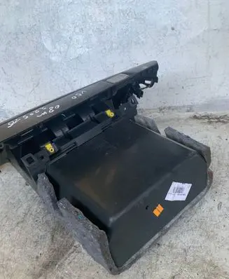 Volvo V50 Glove box 09491937