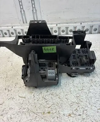 Volkswagen Touareg I Fuse module 7L0937535
