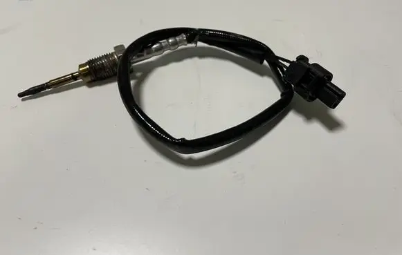 BMW 5 F10 F11 Oil temperature sensor 7805606