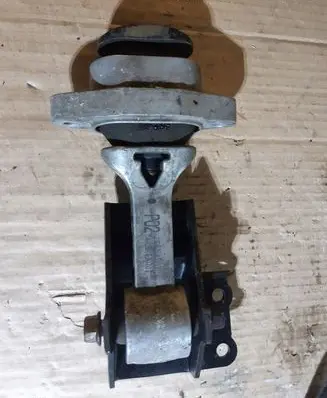 Hyundai i30 Gearbox mounting bracket 21060A5000