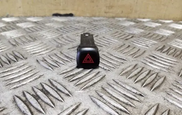 Volvo V40 Hazard light switch 9123682