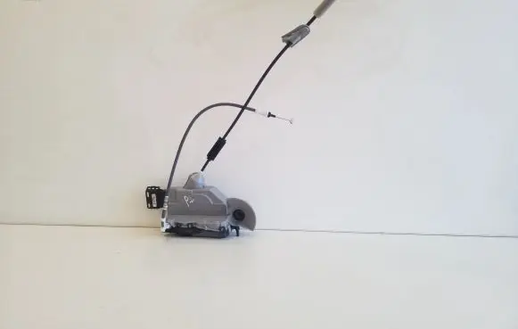 Opel Vivaro Front door lock 16942582
