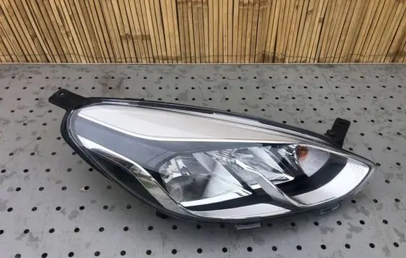 Ford Fiesta Headlight/headlamp