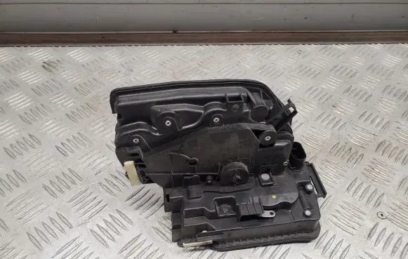 BMW X5 F15 Front door lock 7281931
