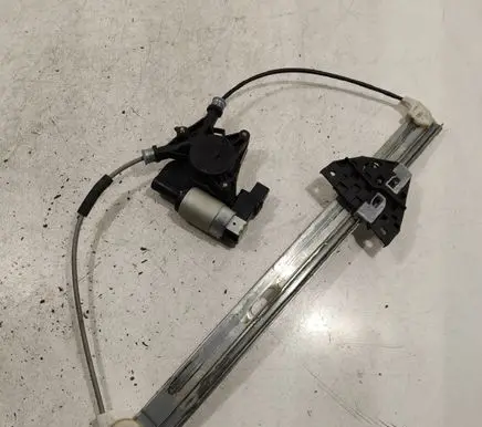 Mazda 3 I Front door window regulator with motor G22C5858X