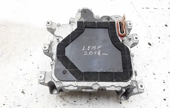 Voltage converter inverter