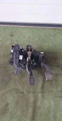 Opel Corsa D Pedal assembly 55703354