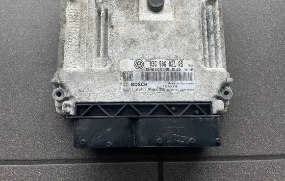 Volkswagen PASSAT B6 Engine control unit/module 03G906021RS