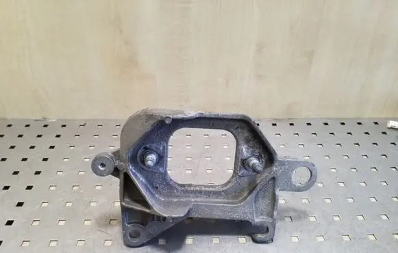 Renault Kadjar Gearbox mounting bracket 112221641R