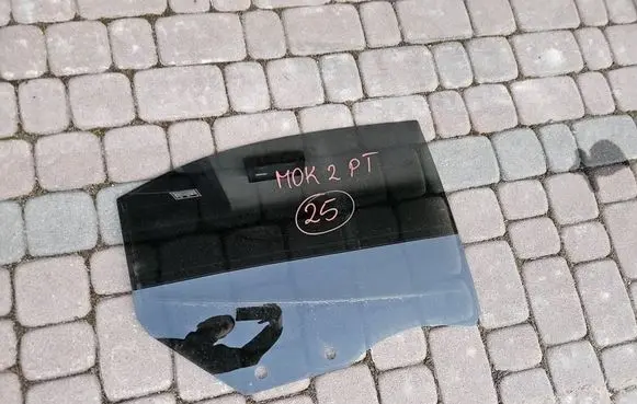 Opel Mokka B Rear door window glass 