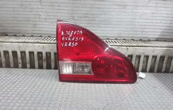 Tailgate rear/tail lights