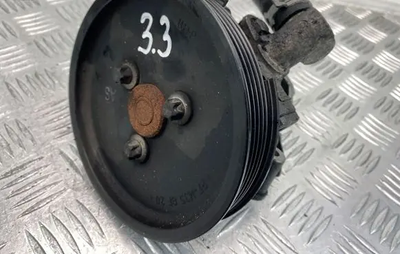 Mercedes-Benz E W211 Power steering pump A0044661301