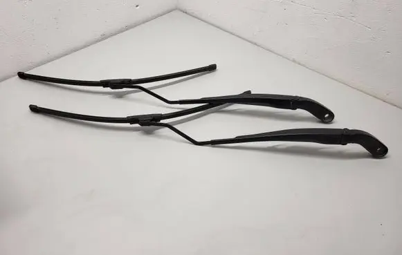 Dodge RAM Windshield/front glass wiper blade 68338925aa 68338924aa
