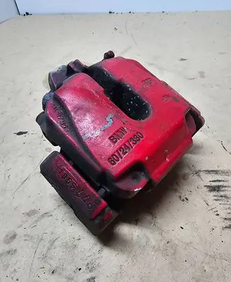 BMW 5 F10 F11 Front brake caliper 6024330