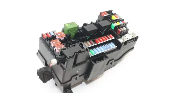 Opel Mokka Fuse box set 121092611