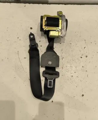 Mercedes-Benz E W211 Front seatbelt 561014601