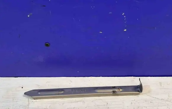 Volvo XC70 Headlight/headlamp mounting bracket 30678340