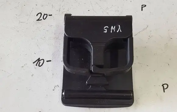 Volkswagen Golf V Cup holder front 
