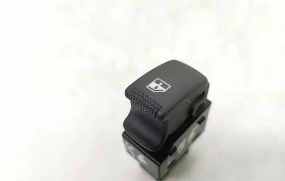 Hyundai Tucson JM Electric window control switch