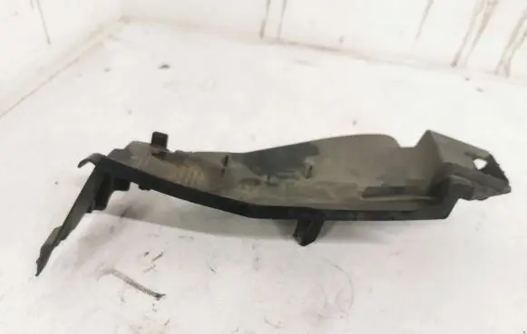 Mercedes-Benz B W246 W242 Intercooler air guide/duct channel A2468880038 11279981 2703900031