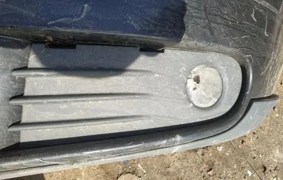 Volvo S40 Front bumper lower grill