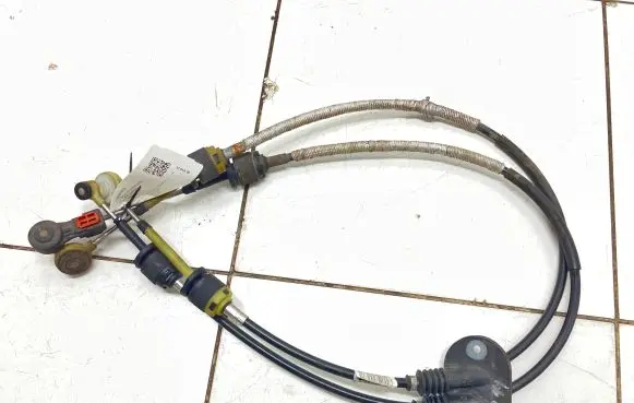 Ford Focus Gear shift cable linkage BV6R7E395GA