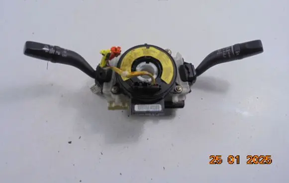 Mazda 626 Wiper turn signal indicator stalk/switch GJ6E17D255