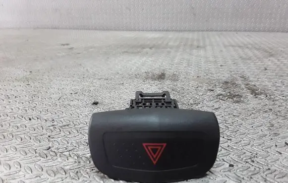 Nissan Primera Hazard light switch