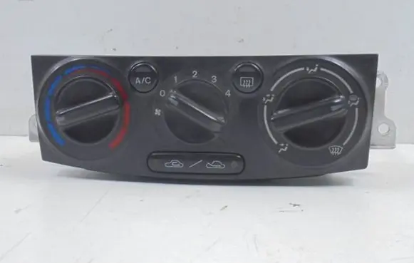 Mazda MPV II LW Air conditioning/heating control unit PLC94B