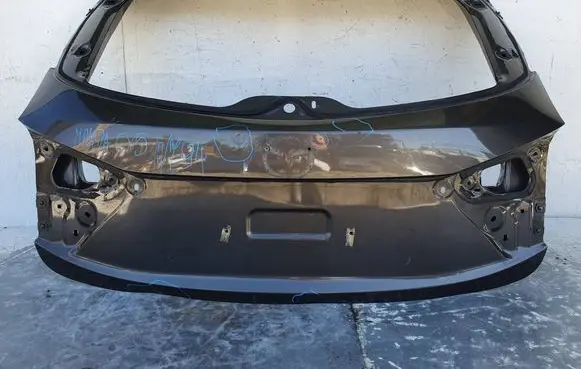 Mazda 3 III Tailgate/trunk/boot lid