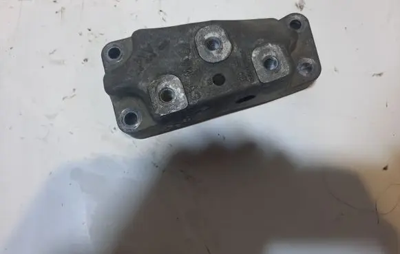 Volkswagen PASSAT CC Gearbox mounting bracket 1K0199117